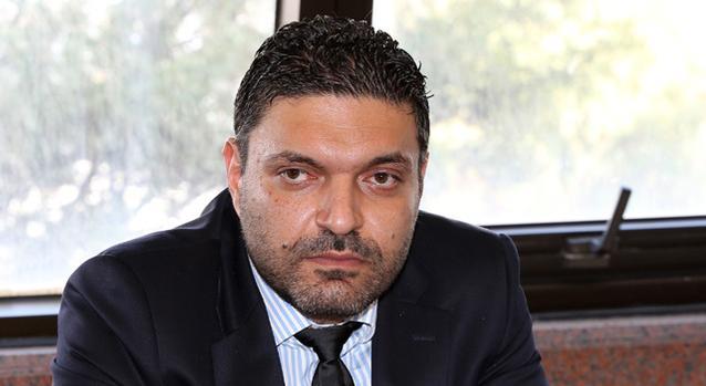 ΥΦΥΠΟΥΡΓΟΣ ΠΑΡΑ ΤΩ ΠΡΟΕΔΡΩ Κ.ΠΕΤΡΙΔΗΣ 